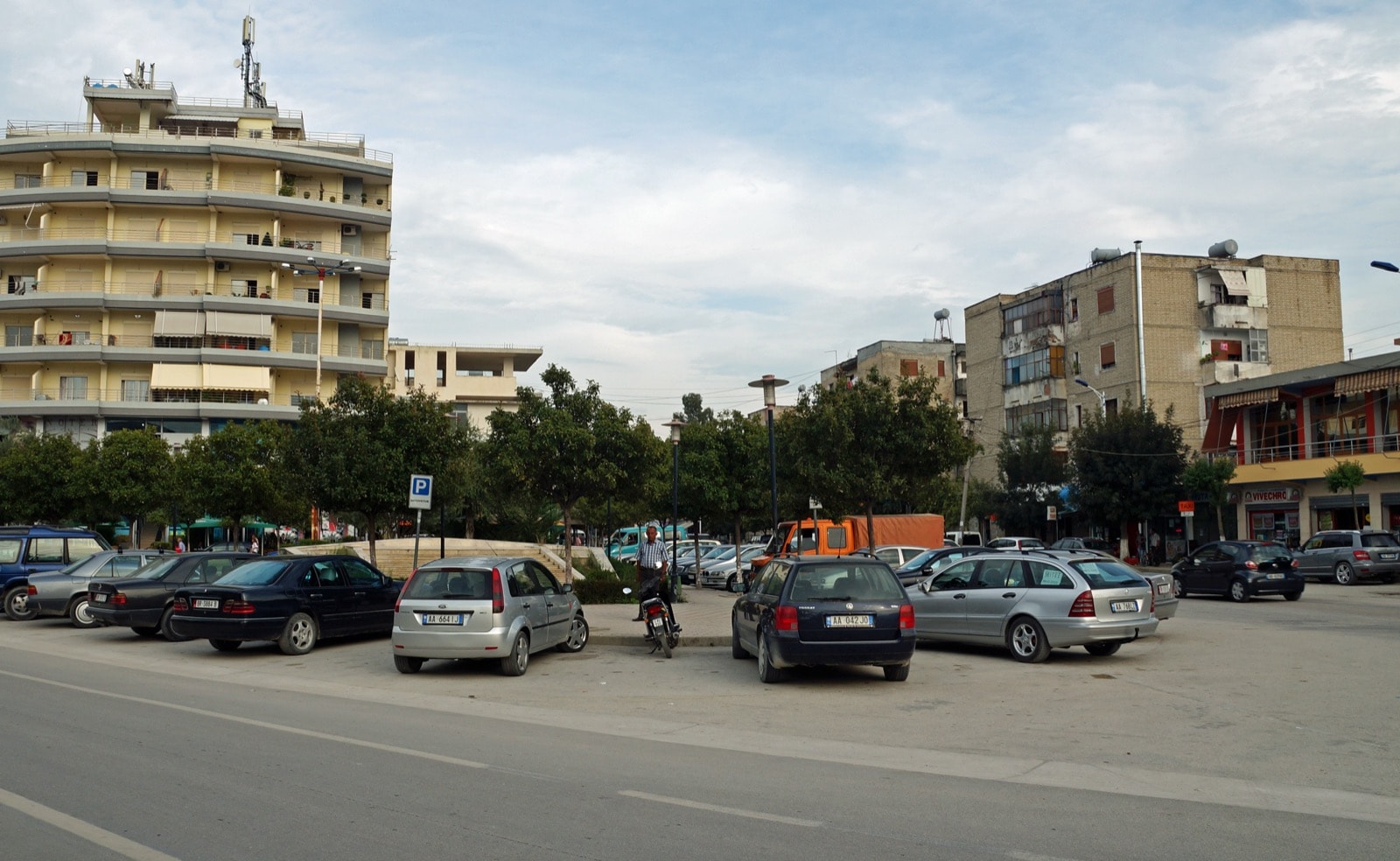 Ura Vajgurore, Albania
