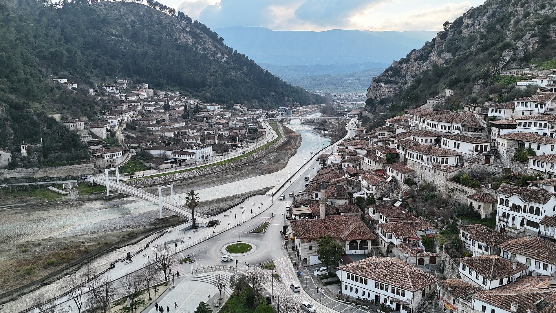 Vlorë to Berat bus route